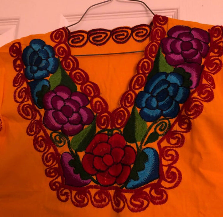 Mexican embroidered shirt Blusa bordada mexicana